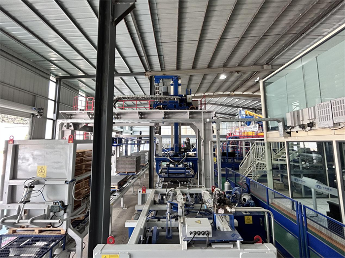 QGM ची ZN मालिका हाय-एंड इमिटेशन स्टोन पीसी वीट उत्पादन लाइन दक्षिण-पश्चिम चीनमधील अग्रगण्य ग्रीन बिल्डिंग मटेरियल कंपनीमध्ये यशस्वीरित्या उत्पादनात आणली गेली.