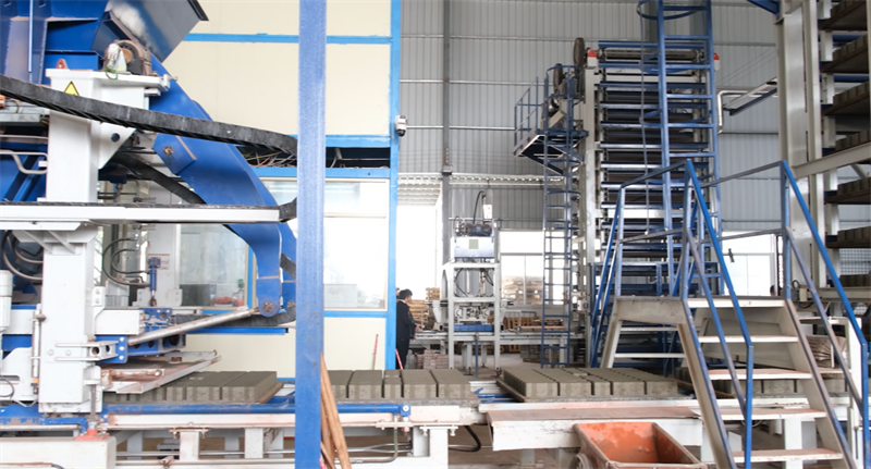 एक मशीन, अनेक विटा, ऊर्जा बचत आणि कार्बन कमी करणारे, QGM Zenith 15 मॉडेल ग्रीन बिल्डिंग मटेरियलचे 